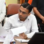 बैंक ऋण बीमा धोखाधड़ी करने वाले बैंको को पर जिला प्रशासन का प्रहार जारी
