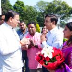 CM धामी ने प्रदेश के विभिन्न क्षेत्रों से आए लोगों ने भेंट कर उन्हें दीपावली की शुभकामनाएं दीं
