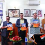 मुख्यमंत्री ने किया औद्योगिक विकास तथा सूक्ष्म, लघु एवं मध्यम उद्यम विभाग के शासनादेशों के संकलन का विमोचन